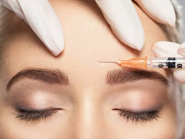 Il risultato dipende da anatomia, punti di iniezione e dose: l’obiettivo non dovrebbe essere bloccare tutto il viso.